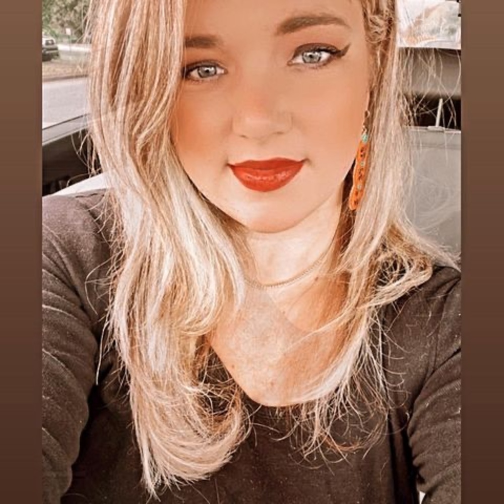 Meet your Posher, Brooke